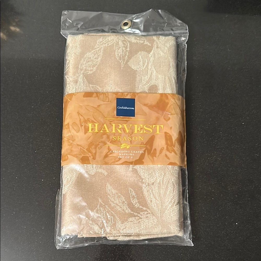 NWT Croft & Barrow Harvest Season Cloth Napkins Set of 4 Gold Tone